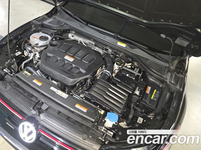 Volkswagen Golf 2025 — photo 20