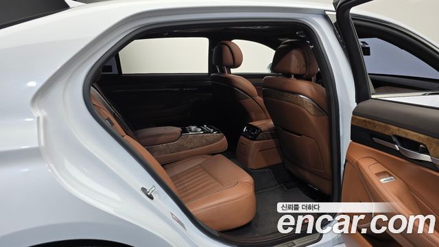 Genesis G90 2019 — photo 17