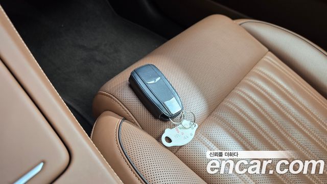Genesis G90 2019 — photo 21
