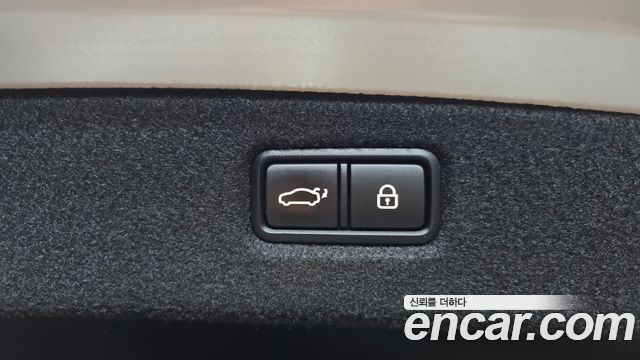 Genesis G90 2019 — photo 24