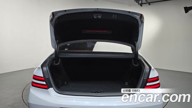 Genesis G90 2019 — photo 25
