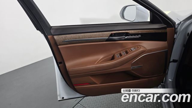 Genesis G90 2019 — photo 14