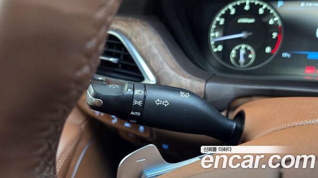 Genesis G90 2019 — photo 30