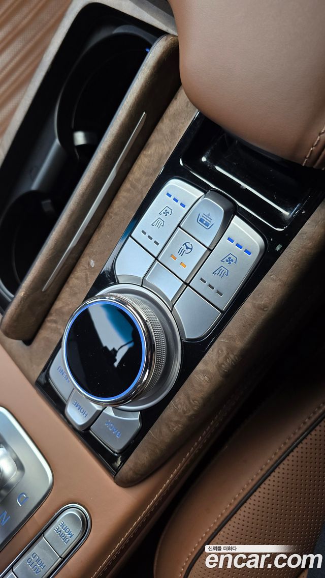 Genesis G90 2019 — photo 37