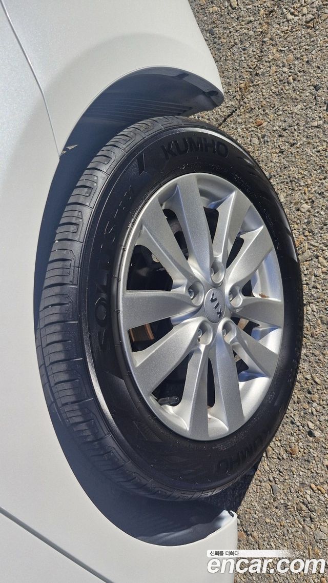 Kia K3 2013 — photo 18