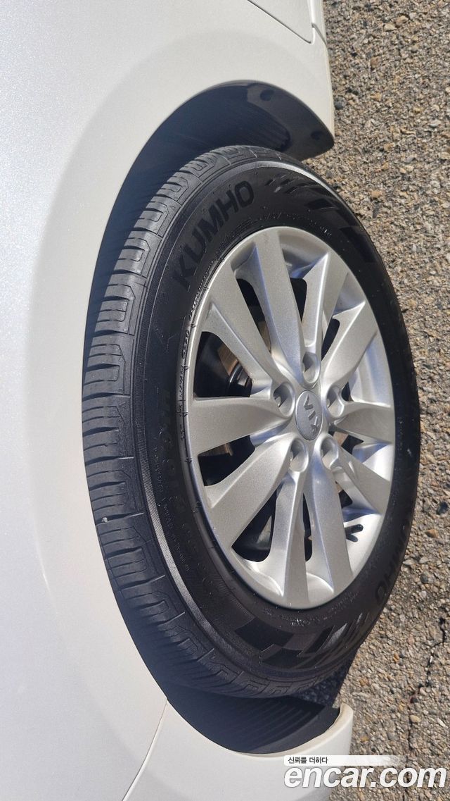 Kia K3 2013 — photo 19