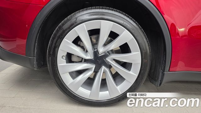 Tesla Model Y 2025 — photo 5