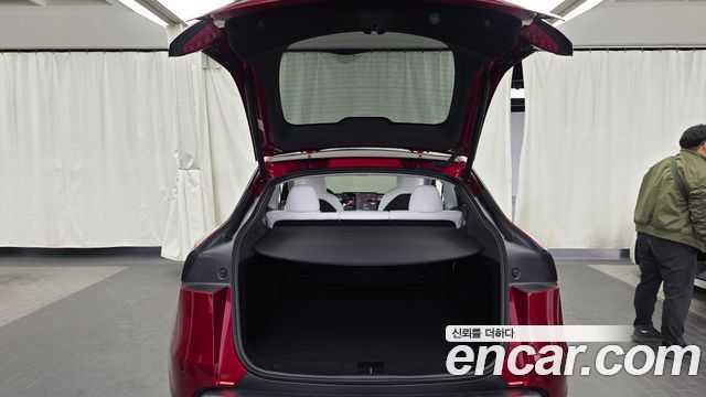 Tesla Model Y 2025 — photo 20