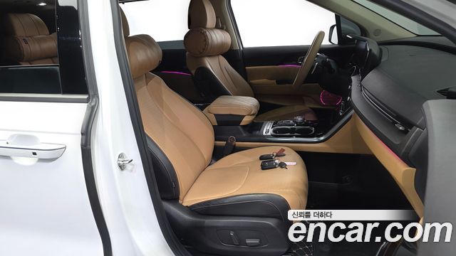 Kia Canival 2021 — photo 11