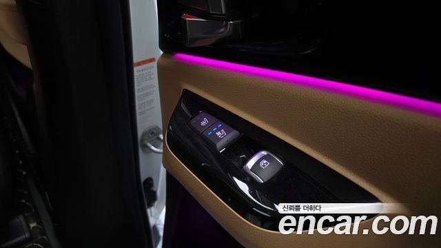 Kia Canival 2021 — photo 18
