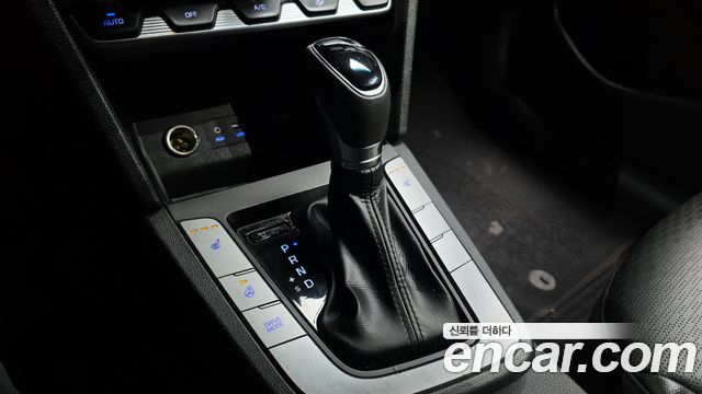 Hyundai AVANTE 2020 — photo 12