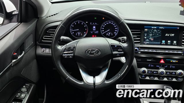Hyundai AVANTE 2020 — photo 19