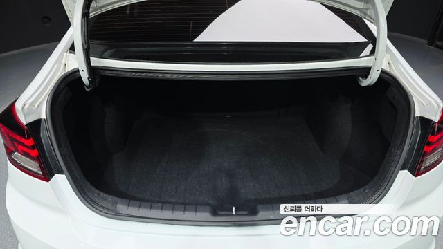 Hyundai AVANTE 2020 — photo 21