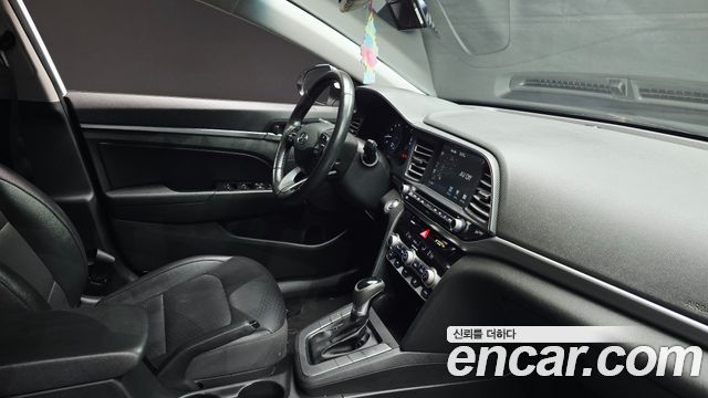 Hyundai AVANTE 2020 — photo 22