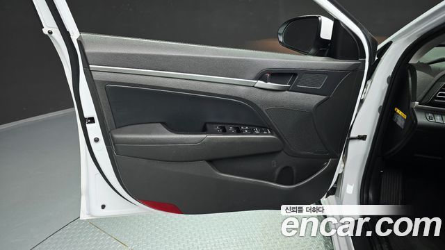 Hyundai AVANTE 2020 — photo 14