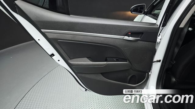 Hyundai AVANTE 2020 — photo 15