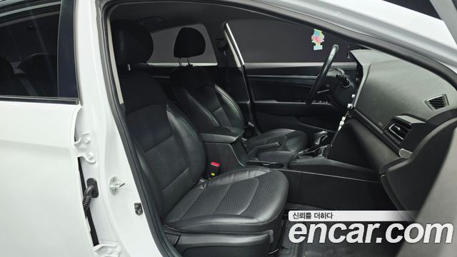 Hyundai AVANTE 2020 — photo 16