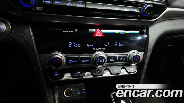 Hyundai AVANTE 2020 — photo 28