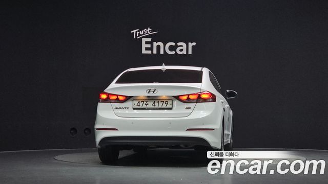 Hyundai AVANTE 2017 — photo 4