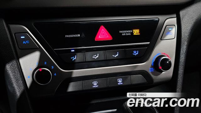 Hyundai AVANTE 2017 — photo 22