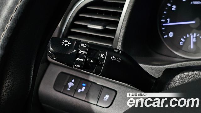 Hyundai AVANTE 2017 — photo 26