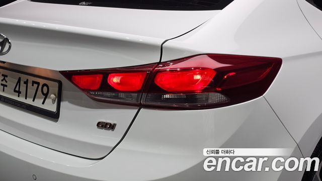 Hyundai AVANTE 2017 — photo 9