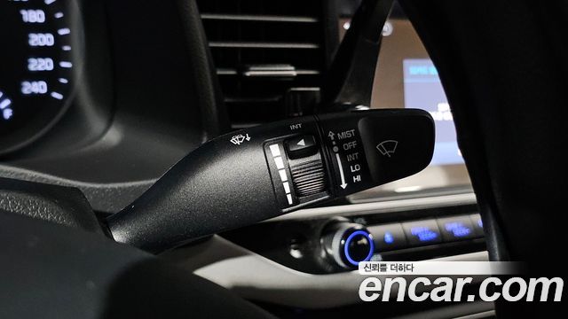 Hyundai AVANTE 2017 — photo 27