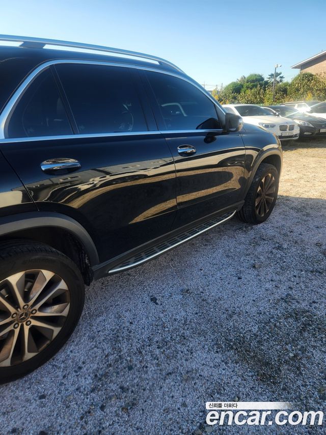 Mercedes-Benz GLE-Class 2021 — photo 6