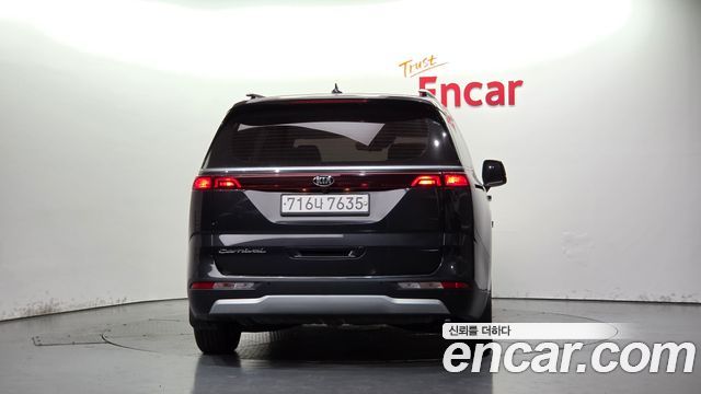 Kia Canival 2021 — photo 4