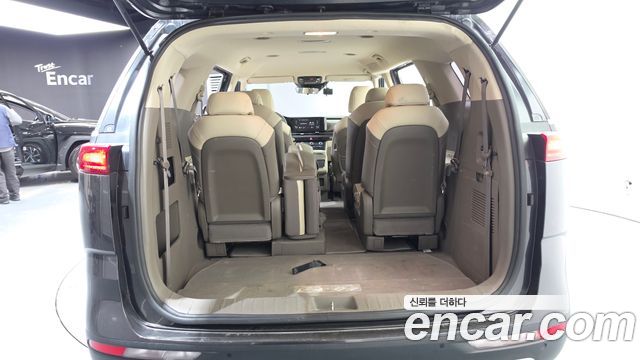 Kia Canival 2021 — photo 26