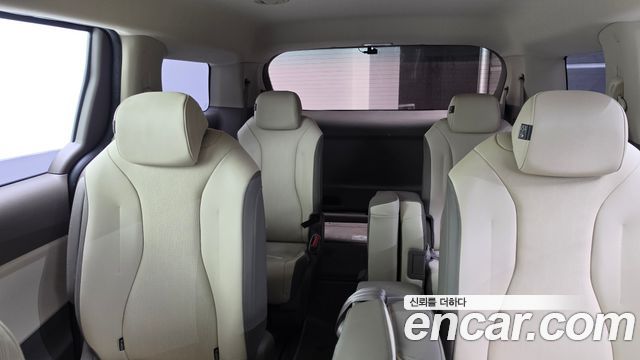 Kia Canival 2021 — photo 28