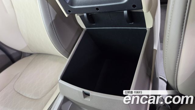 Kia Canival 2021 — photo 30