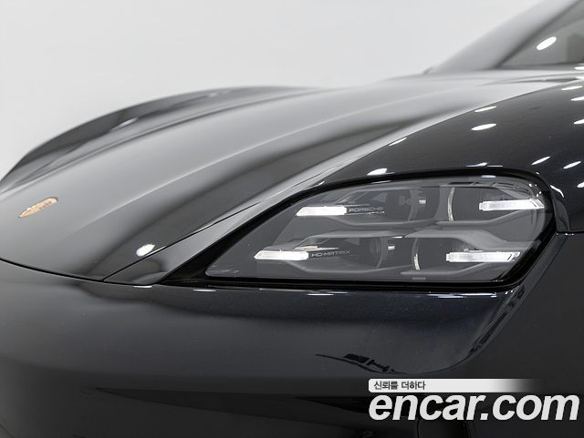 Porsche Taycan 2025 — photo 11