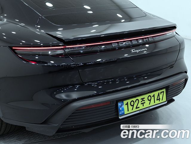 Porsche Taycan 2025 — photo 12