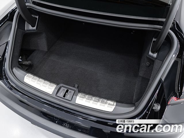 Porsche Taycan 2025 — photo 13