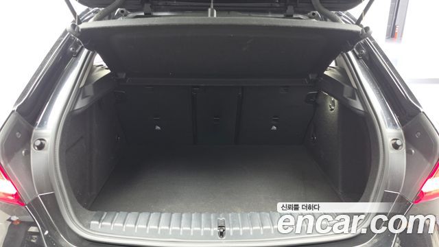 BMW 1-Series 2021 — photo 26