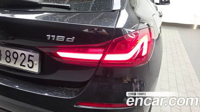 BMW 1-Series 2021 — photo 9
