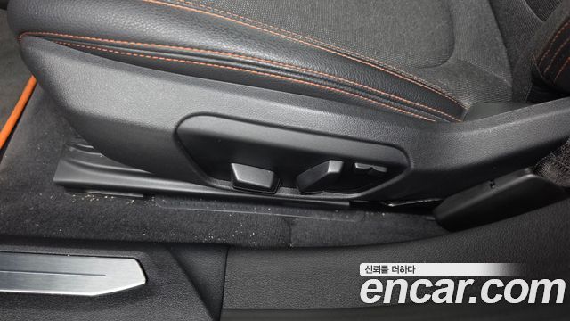 BMW 1-Series 2021 — photo 32