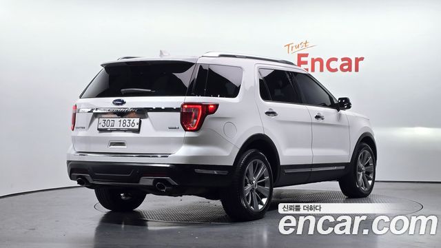Ford Explorer 2018 — photo 2