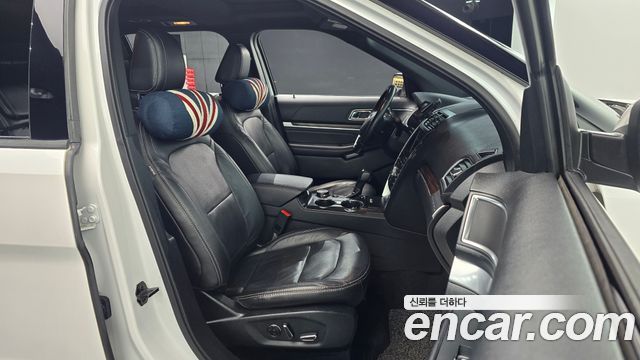 Ford Explorer 2018 — photo 10