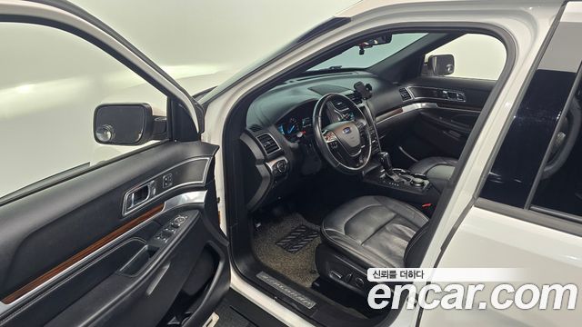 Ford Explorer 2018 — photo 11