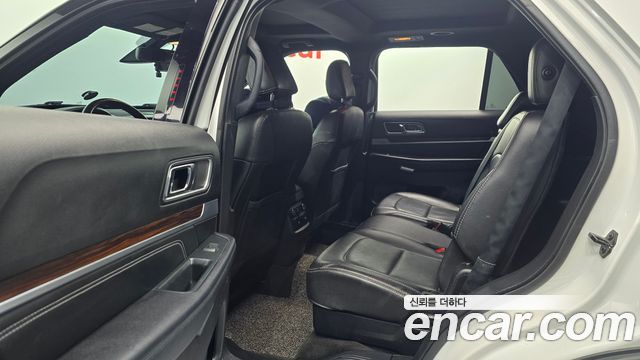 Ford Explorer 2018 — photo 12