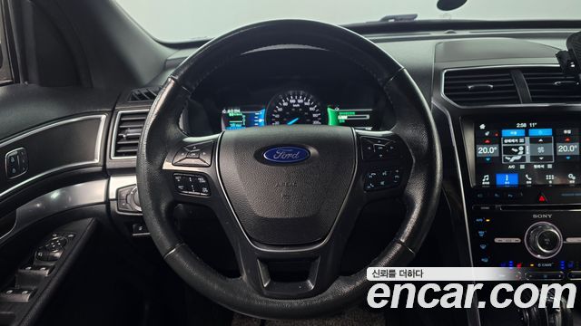 Ford Explorer 2018 — photo 13