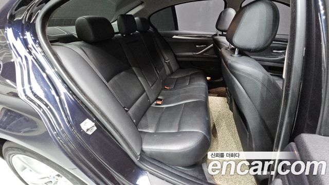 BMW 5-Series 2016 — photo 11