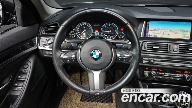 BMW 5-Series 2016 — photo 12