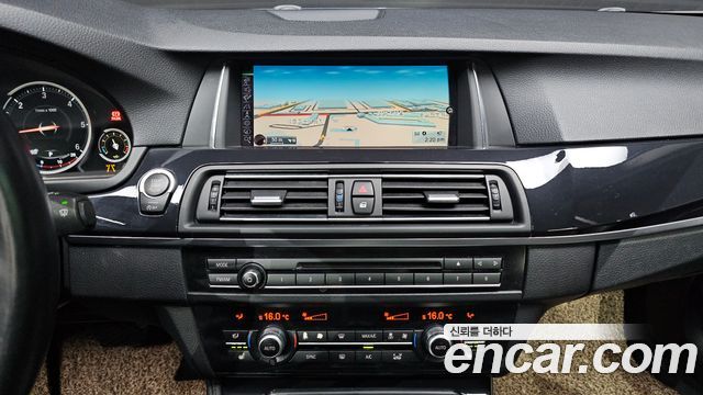 BMW 5-Series 2016 — photo 13