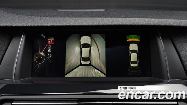 BMW 5-Series 2016 — photo 14