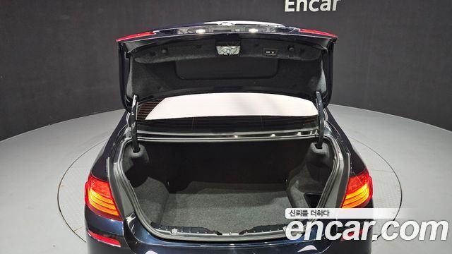 BMW 5-Series 2016 — photo 20