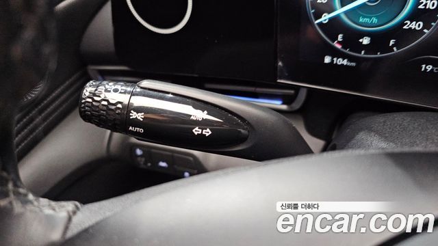 Hyundai AVANTE 2021 — photo 25
