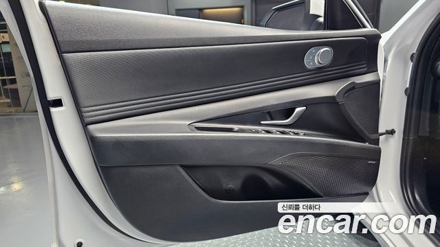 Hyundai AVANTE 2021 — photo 14